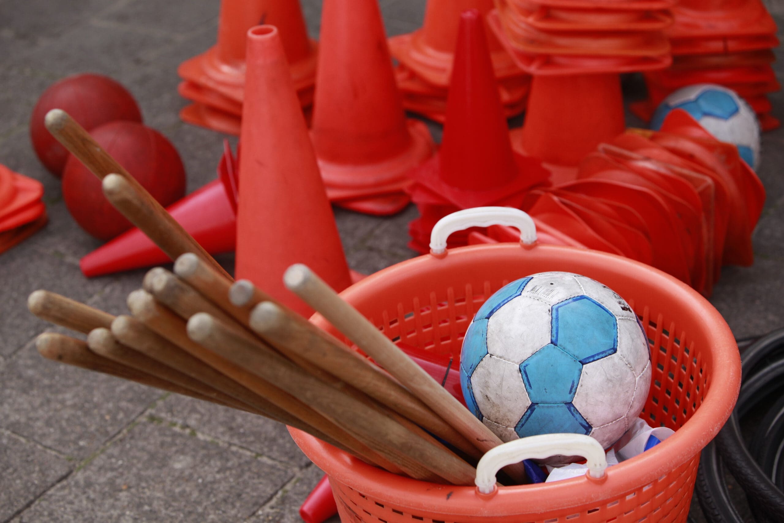 Ballen, stokken en pilonnen