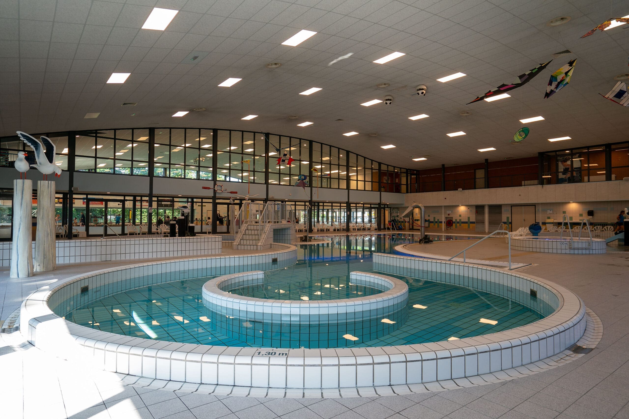 Een lege whirlpool in het recreatiebad De Heerenduinen